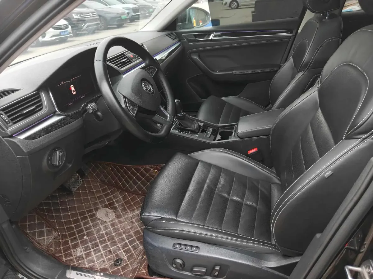 2022 Skoda Superb 2.0T 186HP L4 7DCT,autocango,china used car exporter,china ev exporter,chinese used car exporter,chinese used ev exporter
