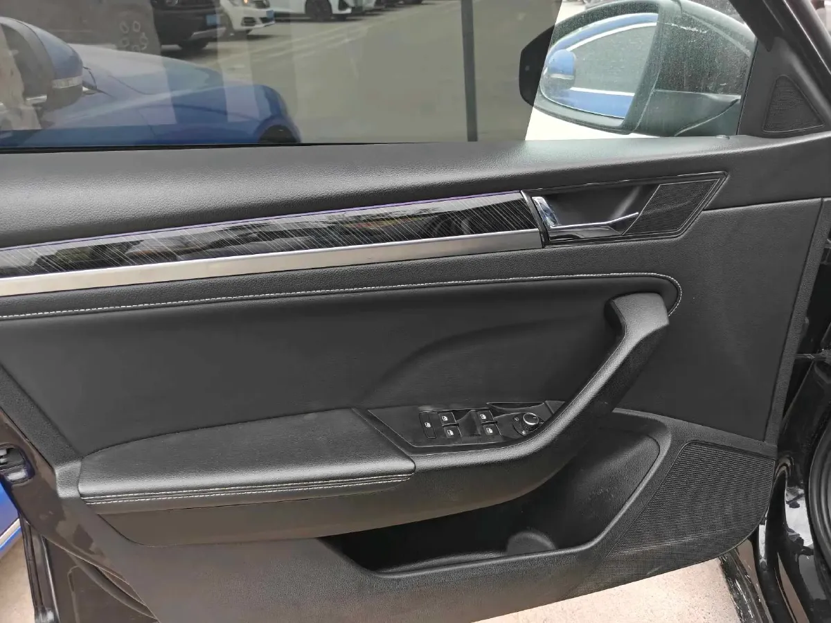 2022 Skoda Superb 2.0T 186HP L4 7DCT,autocango,china used car exporter,china ev exporter,chinese used car exporter,chinese used ev exporter