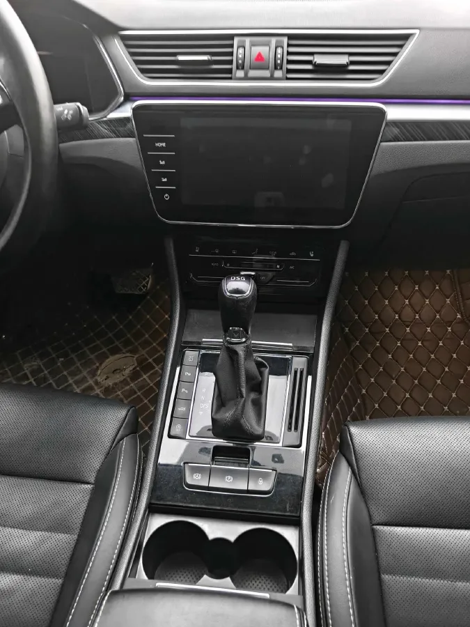 2022 Skoda Superb 2.0T 186HP L4 7DCT,autocango,china used car exporter,china ev exporter,chinese used car exporter,chinese used ev exporter