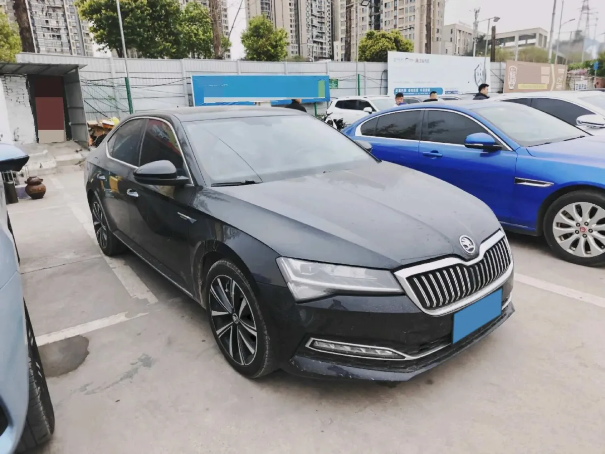 2022 Skoda Superb 2.0T 186HP L4 7DCT,autocango,china used car exporter,china ev exporter,chinese used car exporter,chinese used ev exporter