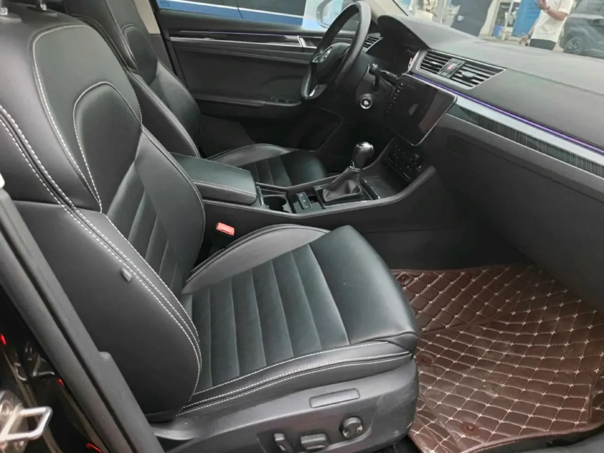 2022 Skoda Superb 2.0T 186HP L4 7DCT,autocango,china used car exporter,china ev exporter,chinese used car exporter,chinese used ev exporter