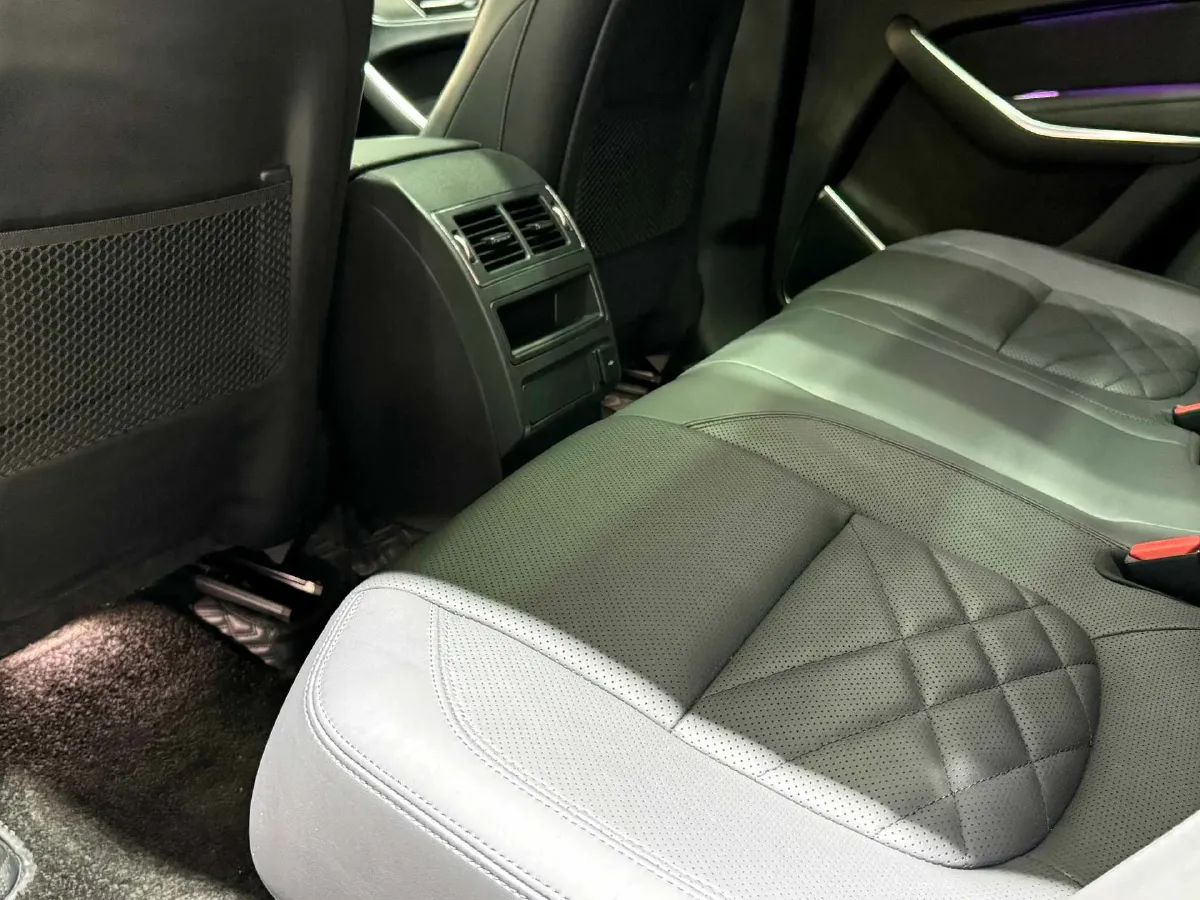 2022 Jaguar F-PACE 2.0T 250HP L4 8AT,autocango,china used car exporter,china ev exporter,chinese used car exporter,chinese used ev exporter