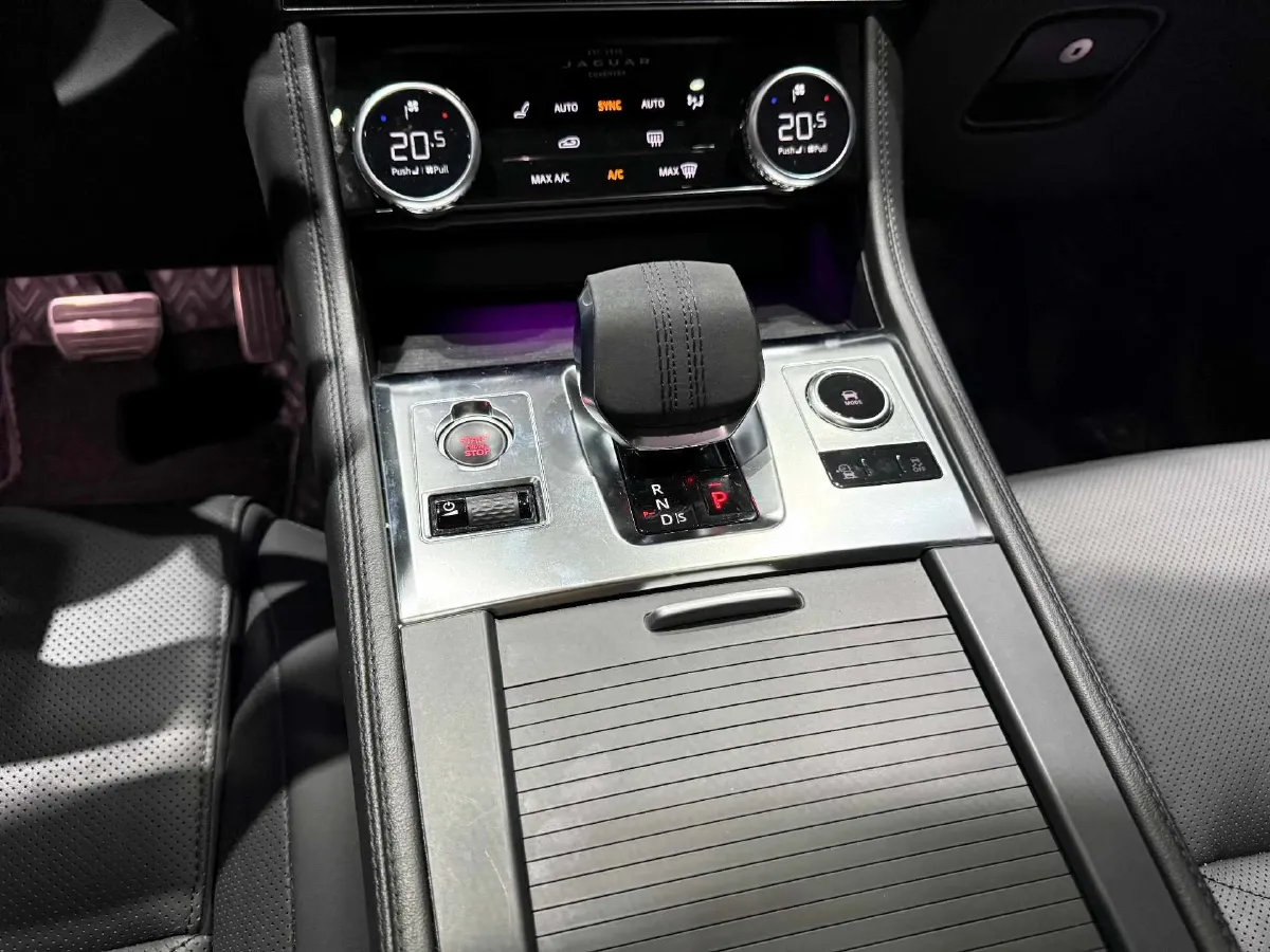 2022 Jaguar F-PACE 2.0T 250HP L4 8AT,autocango,china used car exporter,china ev exporter,chinese used car exporter,chinese used ev exporter