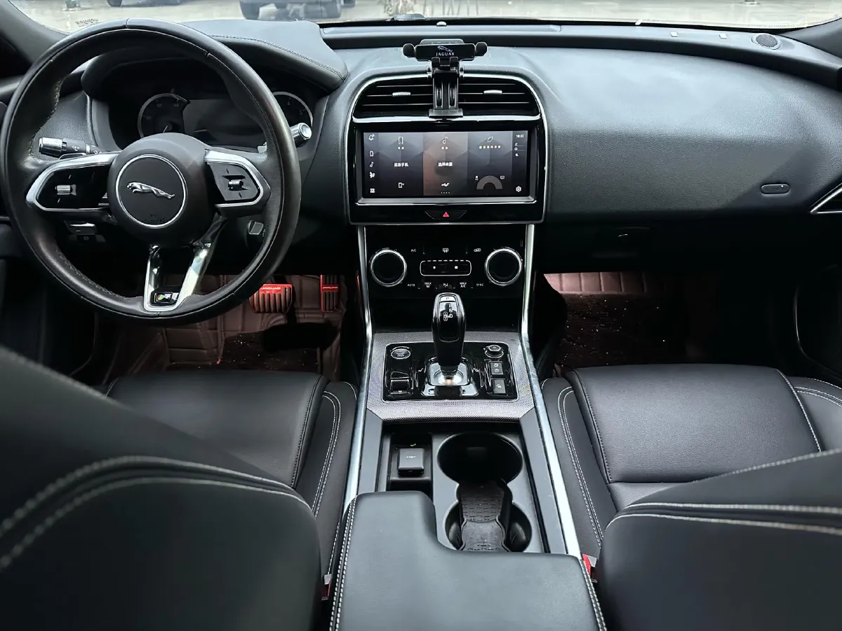 2021 Jaguar XEL 2.0T 200HP L4 8AT,autocango,china used car exporter,china ev exporter,chinese used car exporter,chinese used ev exporter