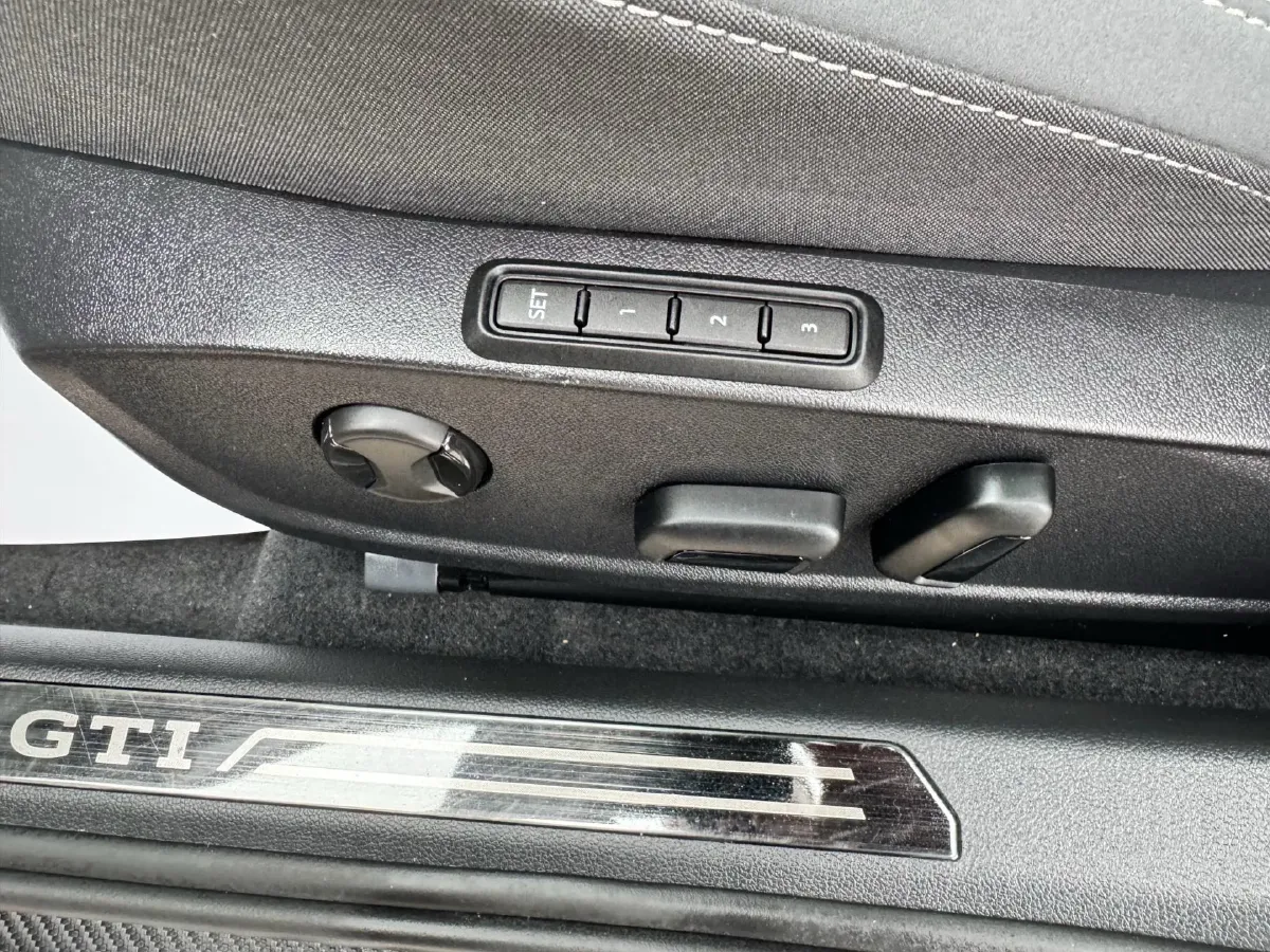 2023 Volkswagen Golf 1.4T 150HP L4 7DCT,autocango,china used car exporter,china ev exporter,chinese used car exporter,chinese used ev exporter