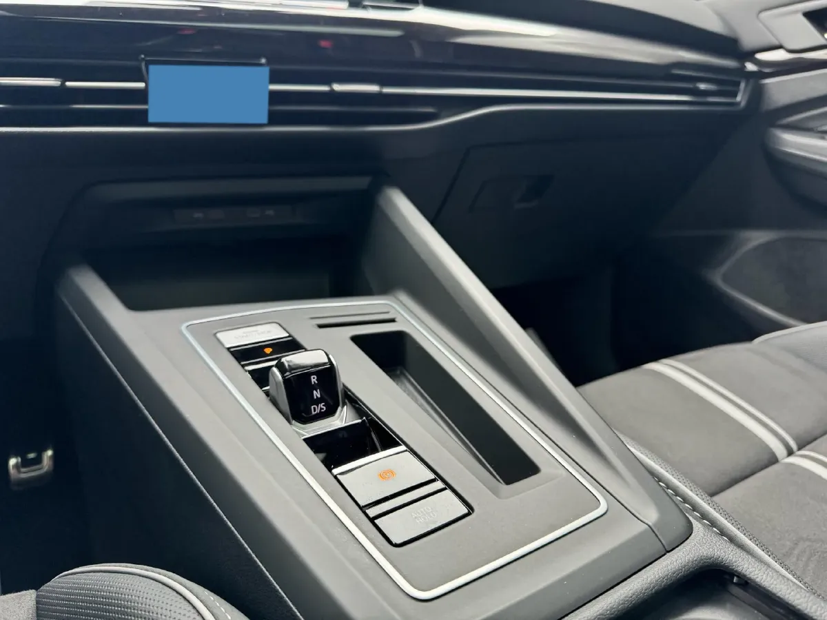 2023 Volkswagen Golf 1.4T 150HP L4 7DCT,autocango,china used car exporter,china ev exporter,chinese used car exporter,chinese used ev exporter