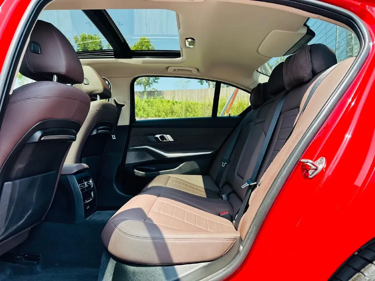 2021 BMW 3 Series 2.0T 156HP L4 8AT,autocango,china used car exporter,china ev exporter,chinese used car exporter,chinese used ev exporter