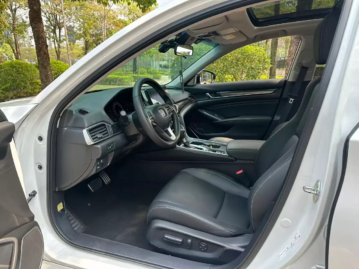 2022 Honda Accord 1.5T 194HP L4 CVT,autocango,china used car exporter,china ev exporter,chinese used car exporter,chinese used ev exporter
