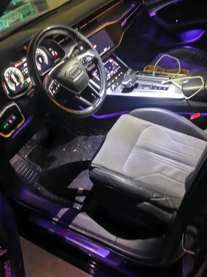 2020 Audi A6L 2.0T 190HP L4 7DCT,autocango,china used car exporter,china ev exporter,chinese used car exporter,chinese used ev exporter