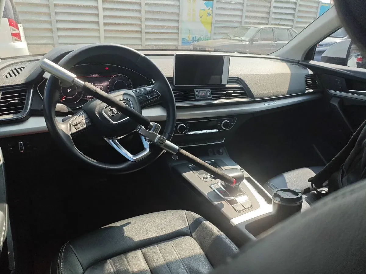 2020 Audi Q5L 2.0T 190HP L4 7DCT,autocango,china used car exporter,china ev exporter,chinese used car exporter,chinese used ev exporter