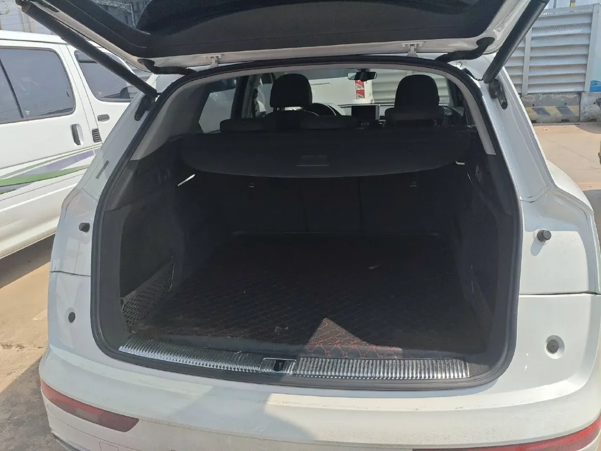 2020 Audi Q5L 2.0T 190HP L4 7DCT,autocango,china used car exporter,china ev exporter,chinese used car exporter,chinese used ev exporter