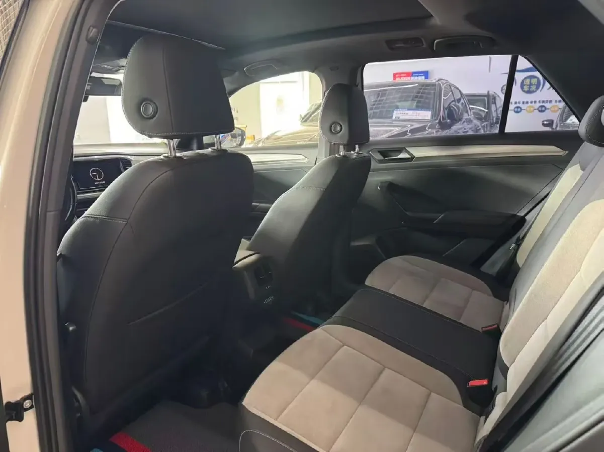 2020 Volkswagen T-Roc 1.4T 150HP L4 7DCT,autocango,china used car exporter,china ev exporter,chinese used car exporter,chinese used ev exporter