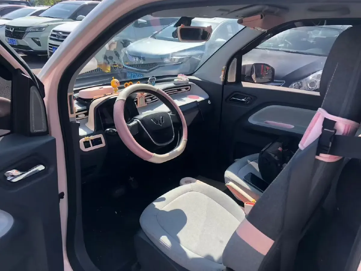 2022 WuLing HongGuang MINI EV BEV 9KWH,autocango,china used car exporter,china ev exporter,chinese used car exporter,chinese used ev exporter