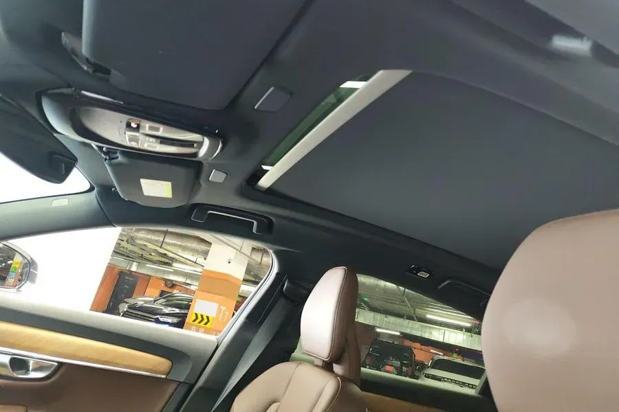 2024 Volvo S90 2.0T 250HP L4 8AT,autocango,china used car exporter,china ev exporter,chinese used car exporter,chinese used ev exporter