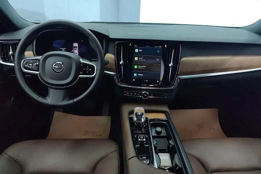 2024 Volvo S90 2.0T 250HP L4 8AT,autocango,china used car exporter,china ev exporter,chinese used car exporter,chinese used ev exporter