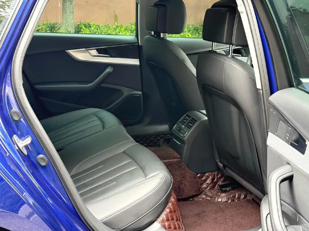 2020 Audi A4L 2.0T 190HP L4 7DCT,autocango,china used car exporter,china ev exporter,chinese used car exporter,chinese used ev exporter