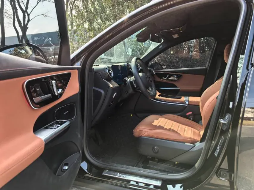 2025 Mercedes-Benz GLC Class 2.0T 258HP L4 9AT,autocango,china used car exporter,china ev exporter,chinese used car exporter,chinese used ev exporter