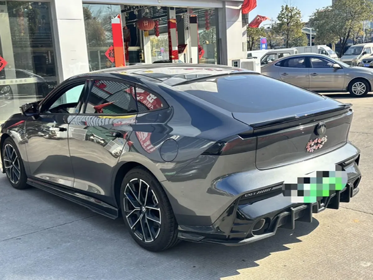 2024 ChangAn UNI-V iDD 1.5L 110HP L4 E-CVT PHEV 18.99KWH,autocango,china used car exporter,china ev exporter,chinese used car exporter,chinese used ev exporter