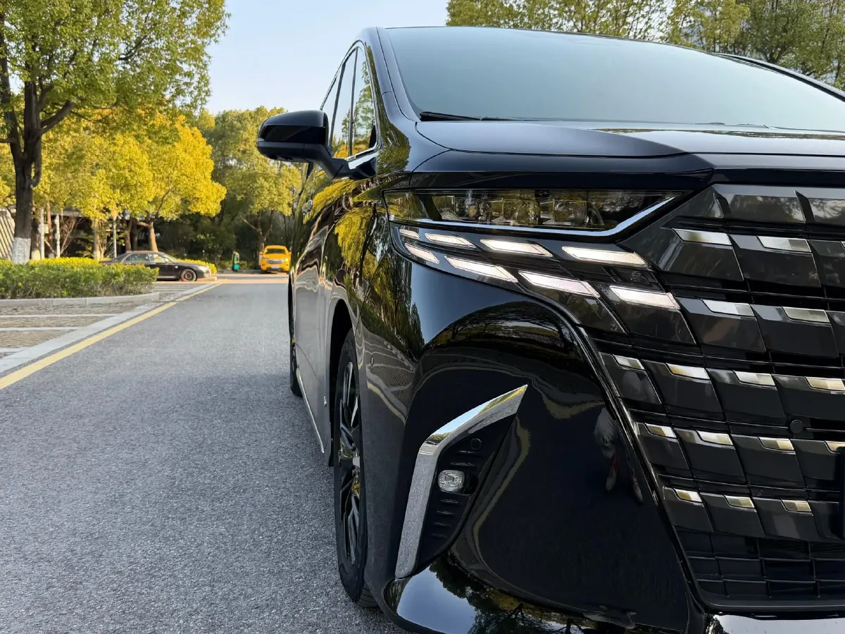 2024 Toyota Alphard 2.5L 190HP L4 E-CVT Hybrid,autocango,china used car exporter,china ev exporter,chinese used car exporter,chinese used ev exporter