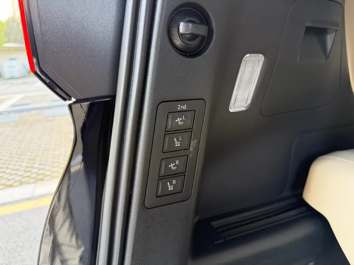 2024 Toyota Alphard 2.5L 190HP L4 E-CVT Hybrid,autocango,china used car exporter,china ev exporter,chinese used car exporter,chinese used ev exporter