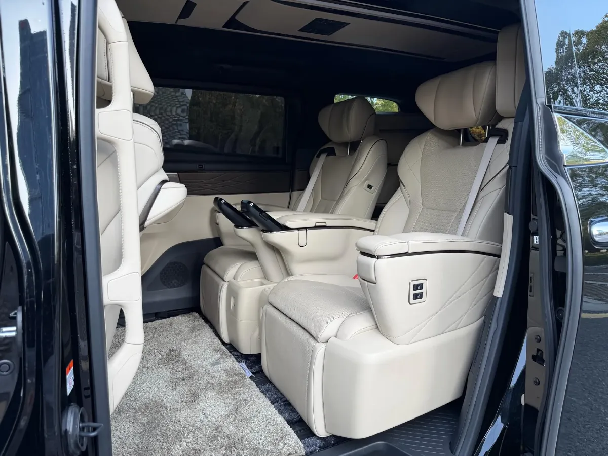 2024 Toyota Alphard 2.5L 190HP L4 E-CVT Hybrid,autocango,china used car exporter,china ev exporter,chinese used car exporter,chinese used ev exporter