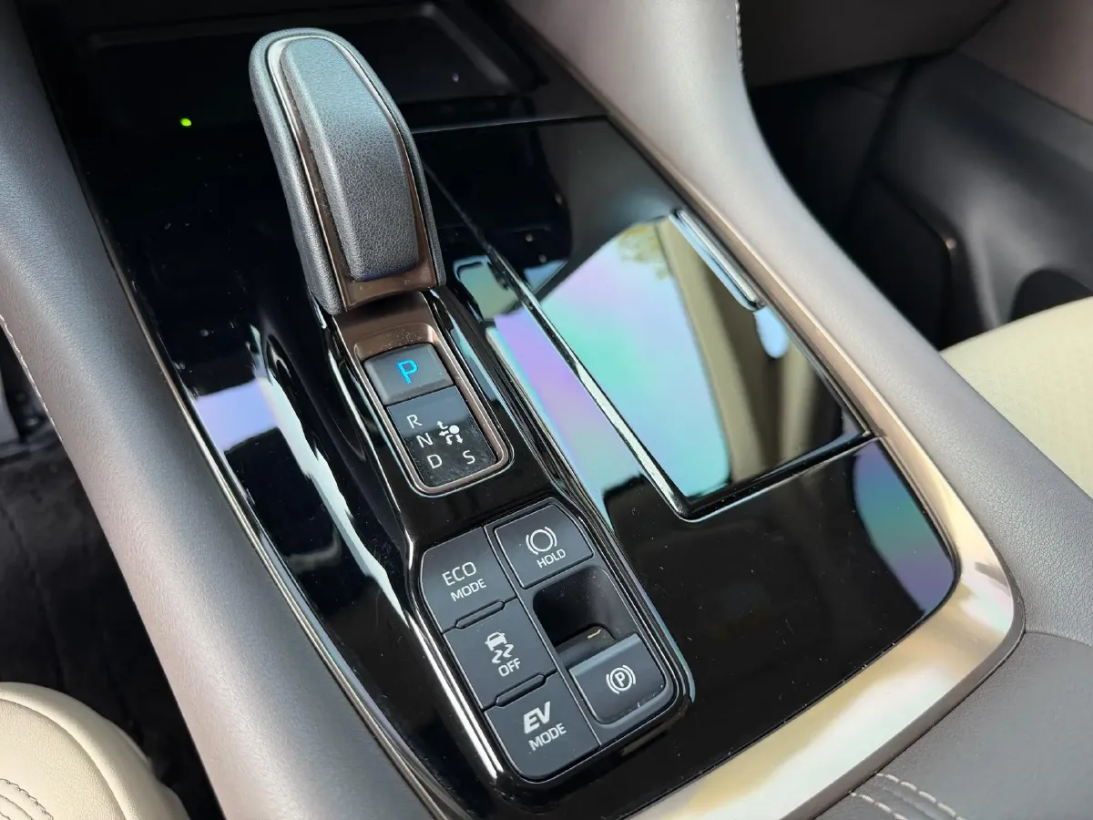 2024 Toyota Alphard 2.5L 190HP L4 E-CVT Hybrid,autocango,china used car exporter,china ev exporter,chinese used car exporter,chinese used ev exporter