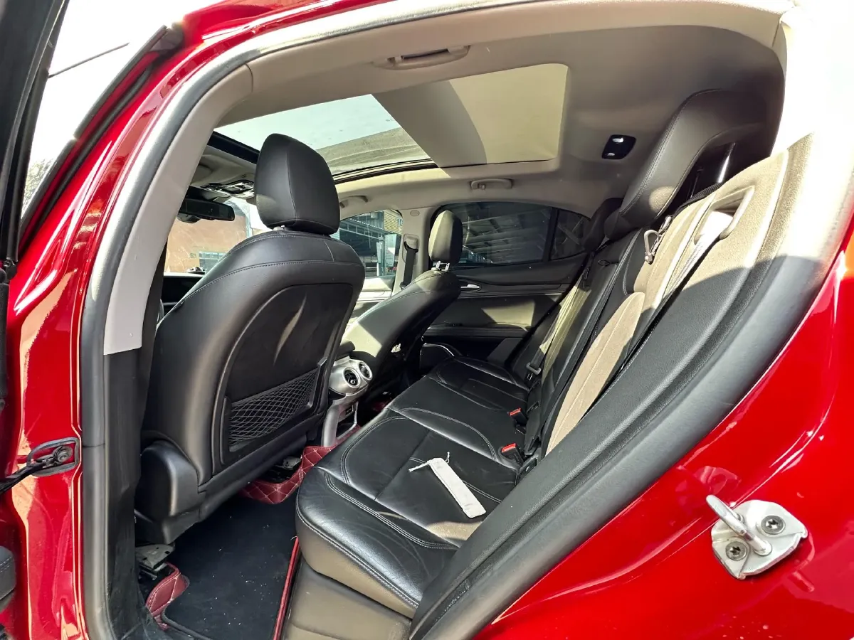 2017 Jaguar XE 2.0T 240HP L4 8AT,autocango,china used car exporter,china ev exporter,chinese used car exporter,chinese used ev exporter