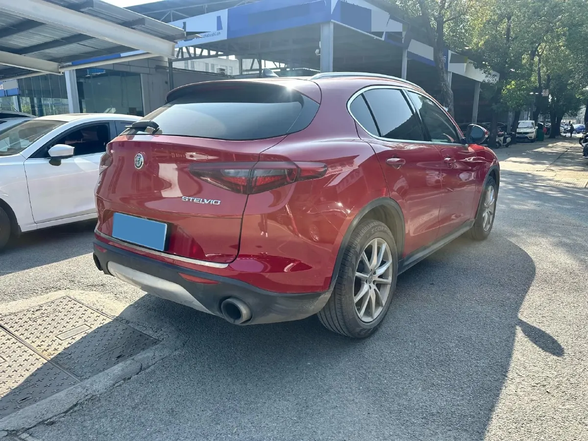 2017 Jaguar XE 2.0T 240HP L4 8AT,autocango,china used car exporter,china ev exporter,chinese used car exporter,chinese used ev exporter