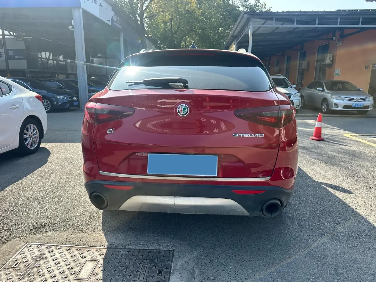 2017 Jaguar XE 2.0T 240HP L4 8AT,autocango,china used car exporter,china ev exporter,chinese used car exporter,chinese used ev exporter