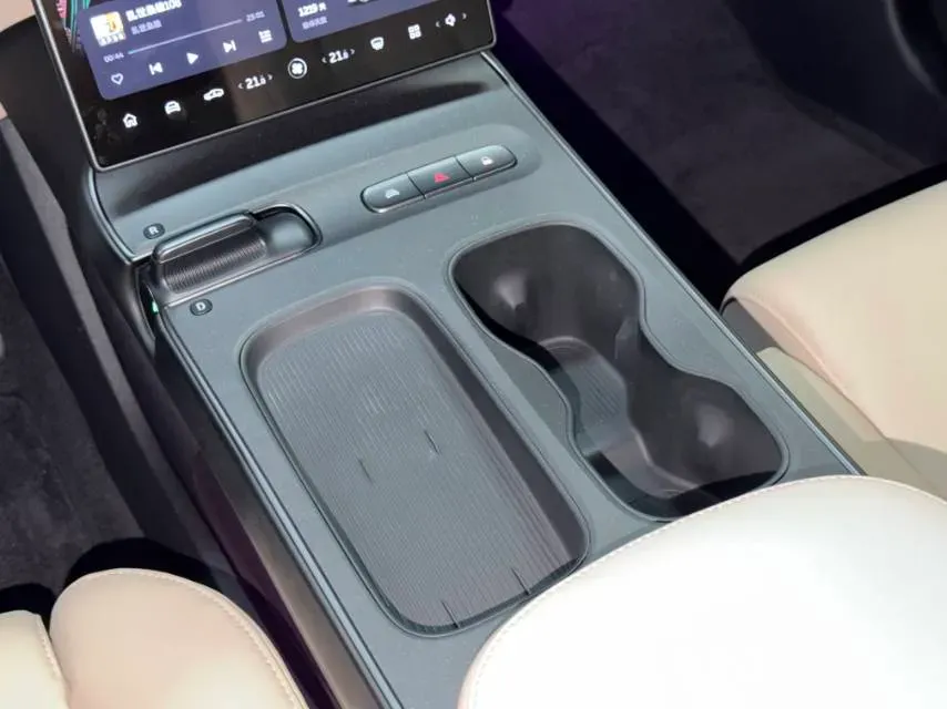 2022 JunTian HeiWuShi Youth 2.0T 203HP L4 6AT,autocango,china used car exporter,china ev exporter,chinese used car exporter,chinese used ev exporter