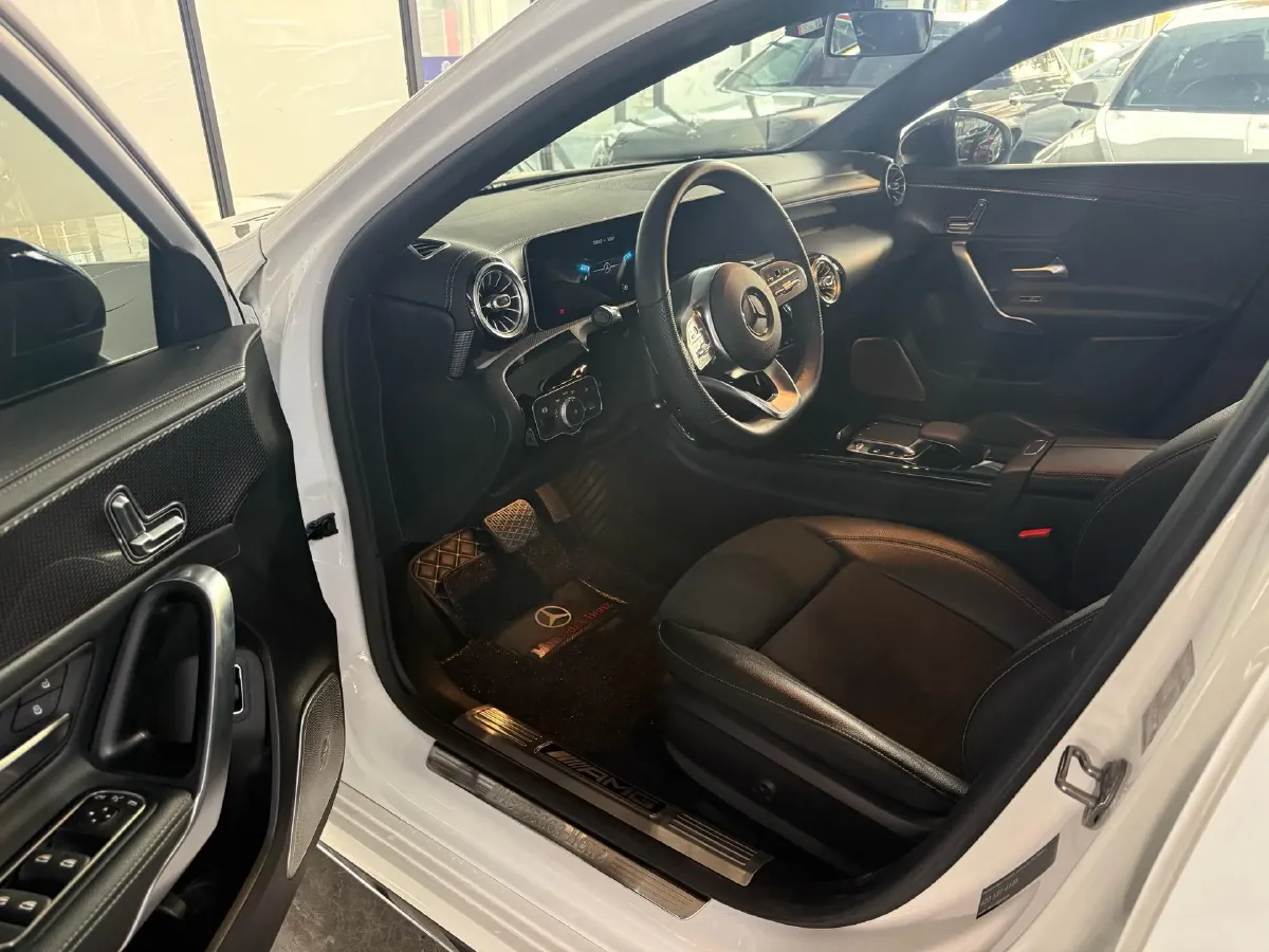 2020 Mercedes-Benz A Class 1.3T 163HP L4 7DCT,autocango,china used car exporter,china ev exporter,chinese used car exporter,chinese used ev exporter