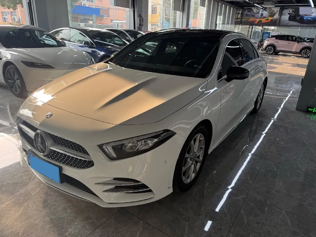 2020 Mercedes-Benz A Class 1.3T 163HP L4 7DCT,autocango,china used car exporter,china ev exporter,chinese used car exporter,chinese used ev exporter