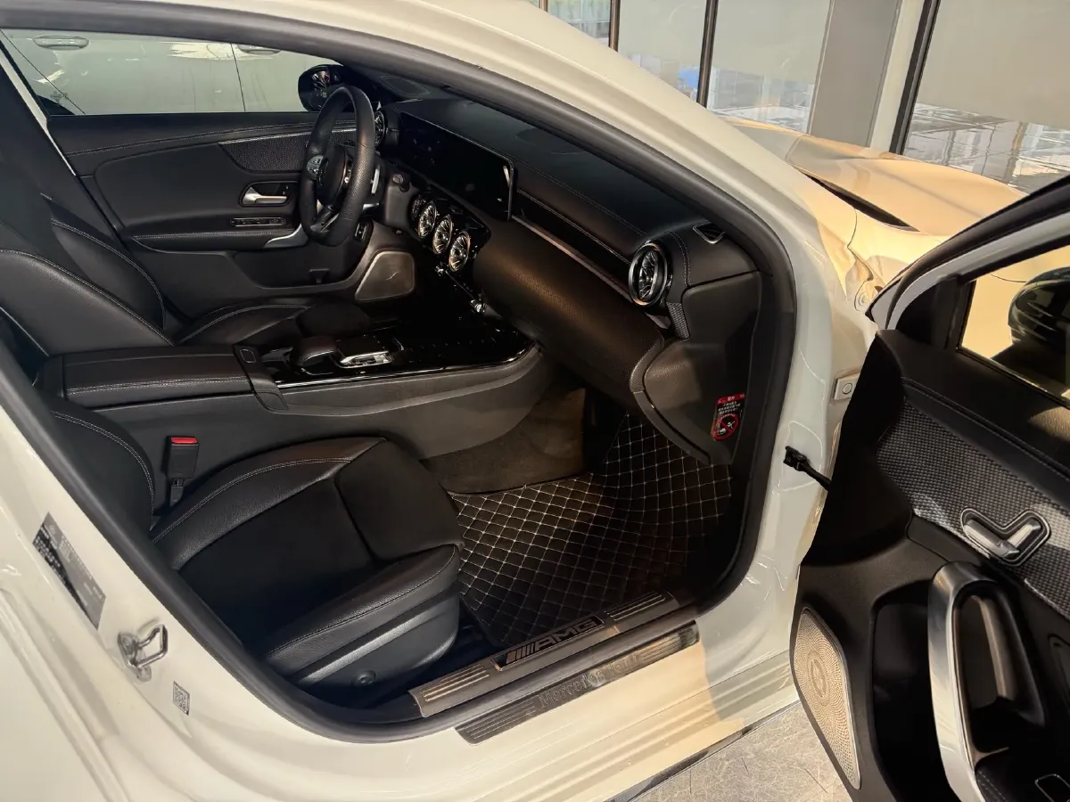 2020 Mercedes-Benz A Class 1.3T 163HP L4 7DCT,autocango,china used car exporter,china ev exporter,chinese used car exporter,chinese used ev exporter