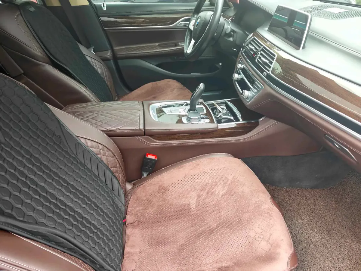 2019 BMW 7 Series 3.0T 340HP L6 8AT,autocango,china used car exporter,china ev exporter,chinese used car exporter,chinese used ev exporter