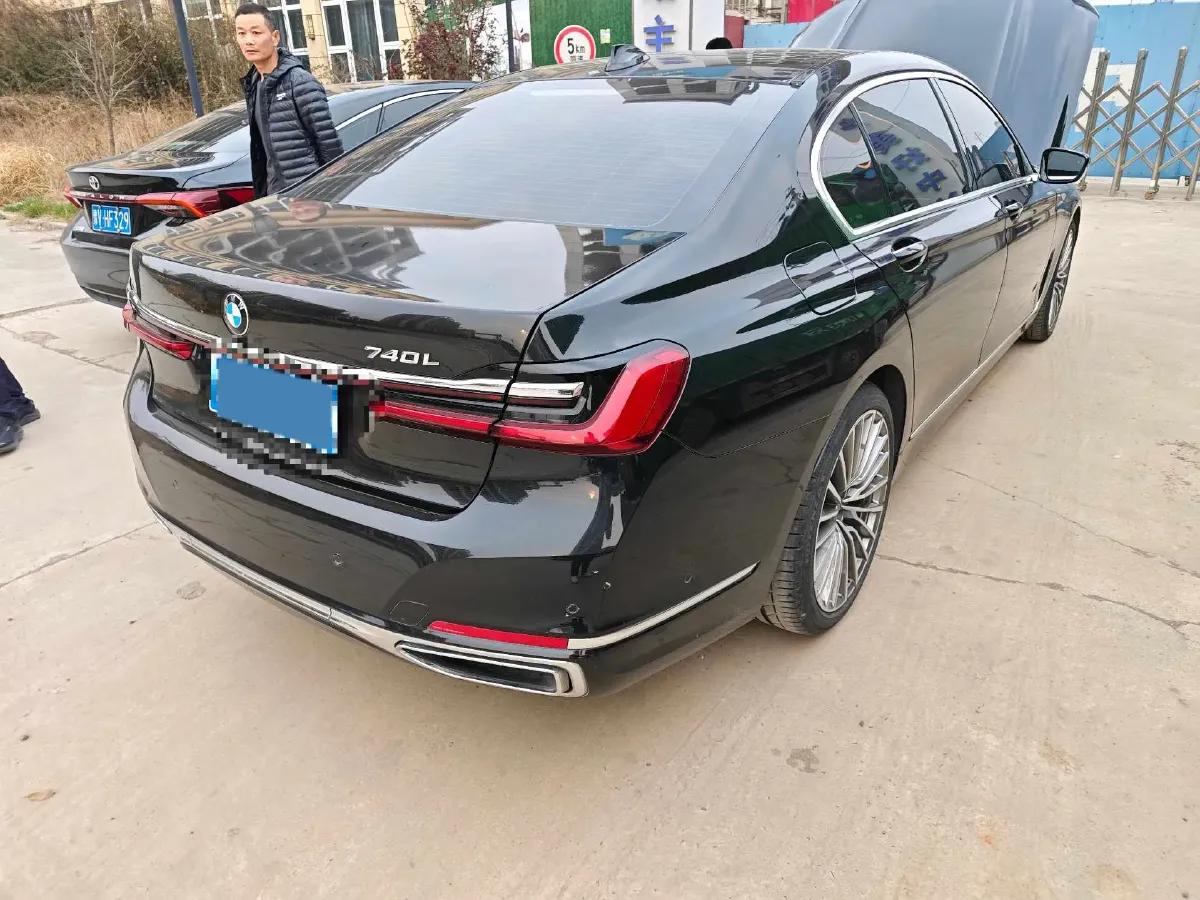 2019 BMW 7 Series 3.0T 340HP L6 8AT,autocango,china used car exporter,china ev exporter,chinese used car exporter,chinese used ev exporter
