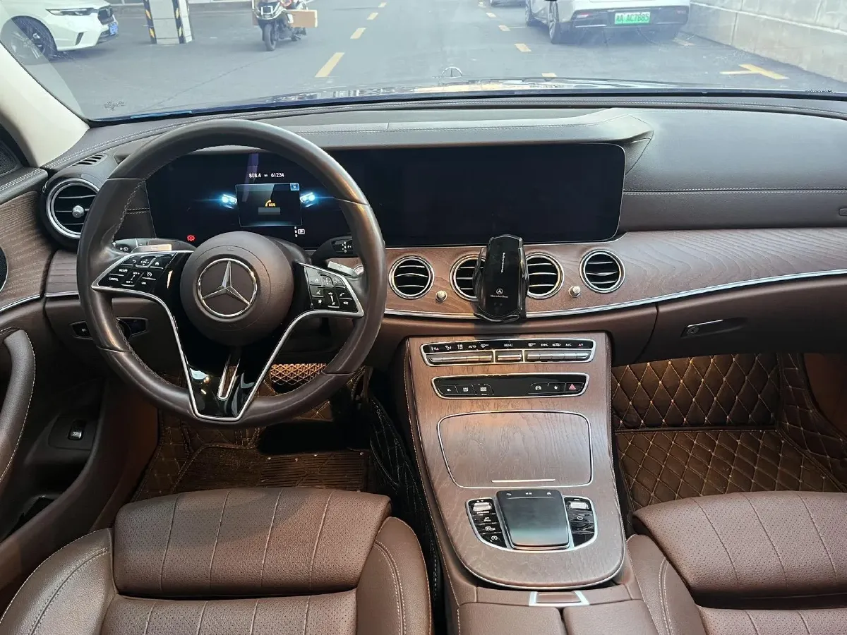 2021 Mercedes-Benz E Class 2.0T 197HP L4 9AT,autocango,china used car exporter,china ev exporter,chinese used car exporter,chinese used ev exporter
