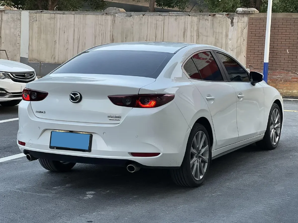 2022 Mazda 3 Axela 2.0L 158HP L4 6AT,autocango,china used car exporter,china ev exporter,chinese used car exporter,chinese used ev exporter