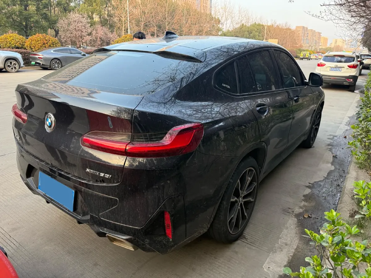2022 BMW X4 2.0T 245HP L4 8AT,autocango,china used car exporter,china ev exporter,chinese used car exporter,chinese used ev exporter