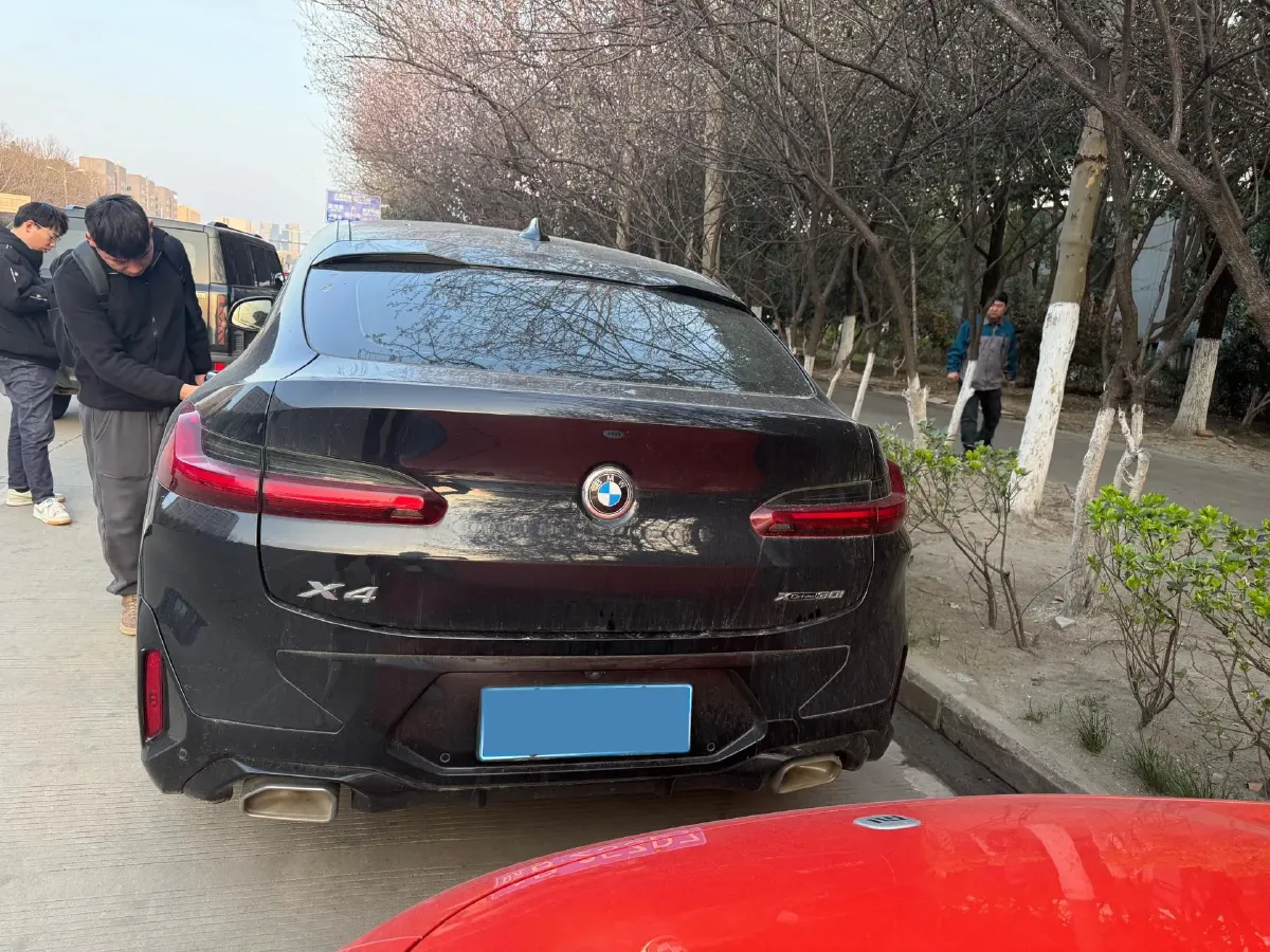 2022 BMW X4 2.0T 245HP L4 8AT,autocango,china used car exporter,china ev exporter,chinese used car exporter,chinese used ev exporter