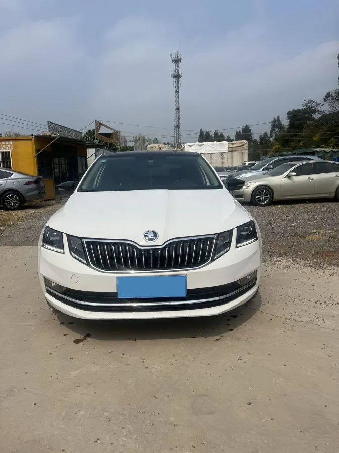 2018 Skoda Octavia 1.4T 150HP L4 7DCT,autocango,china used car exporter,china ev exporter,chinese used car exporter,chinese used ev exporter