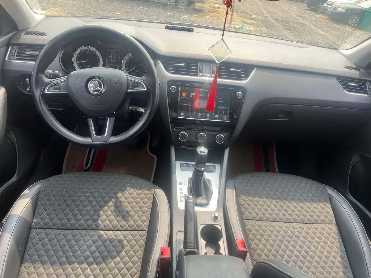 2018 Skoda Octavia 1.4T 150HP L4 7DCT,autocango,china used car exporter,china ev exporter,chinese used car exporter,chinese used ev exporter