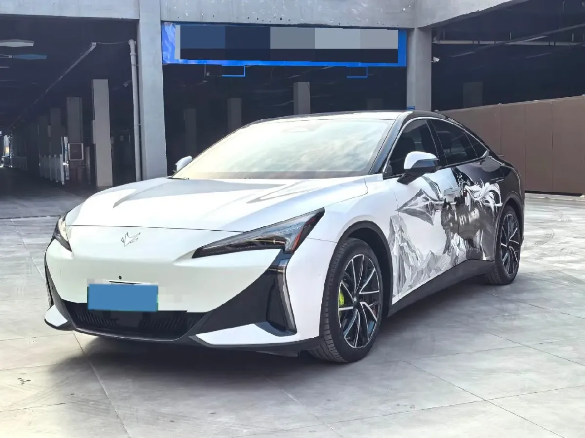 2024 ARCFOX αT5 BEV 79.2KWH,autocango,china used car exporter,china ev exporter,chinese used car exporter,chinese used ev exporter