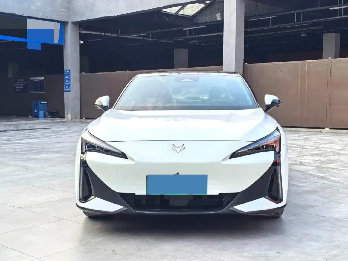 2024 ARCFOX αT5 BEV 79.2KWH,autocango,china used car exporter,china ev exporter,chinese used car exporter,chinese used ev exporter