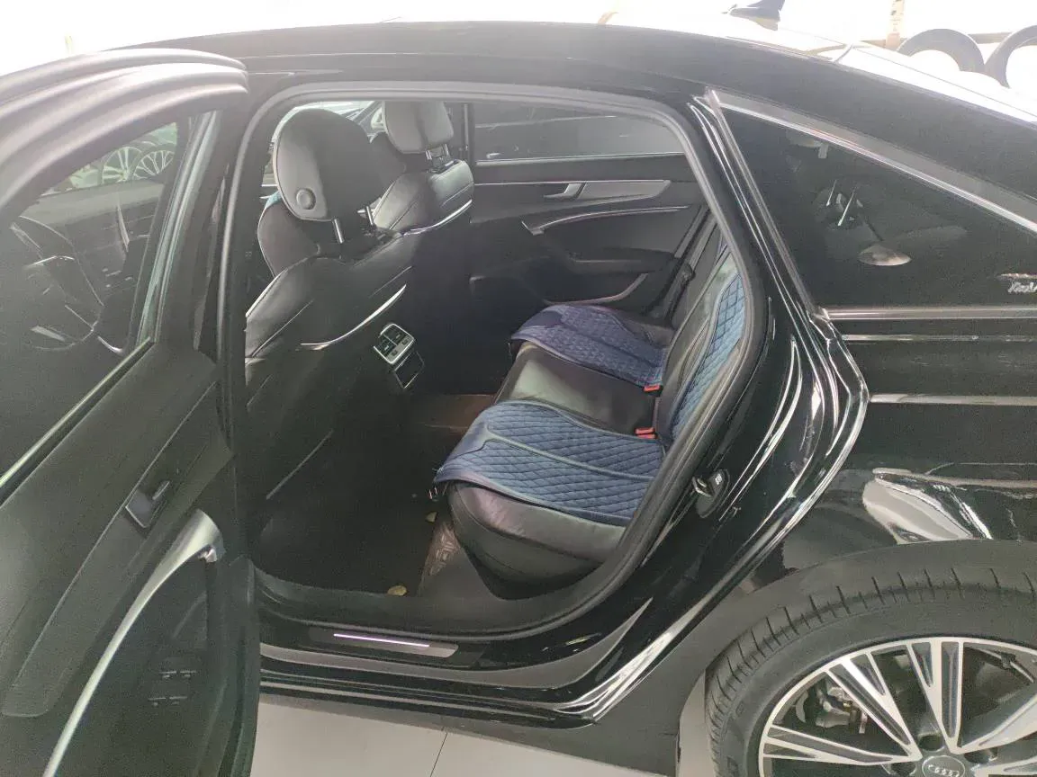 2021 Audi A6L 2.0T 224HP L4 7DCT,autocango,china used car exporter,china ev exporter,chinese used car exporter,chinese used ev exporter