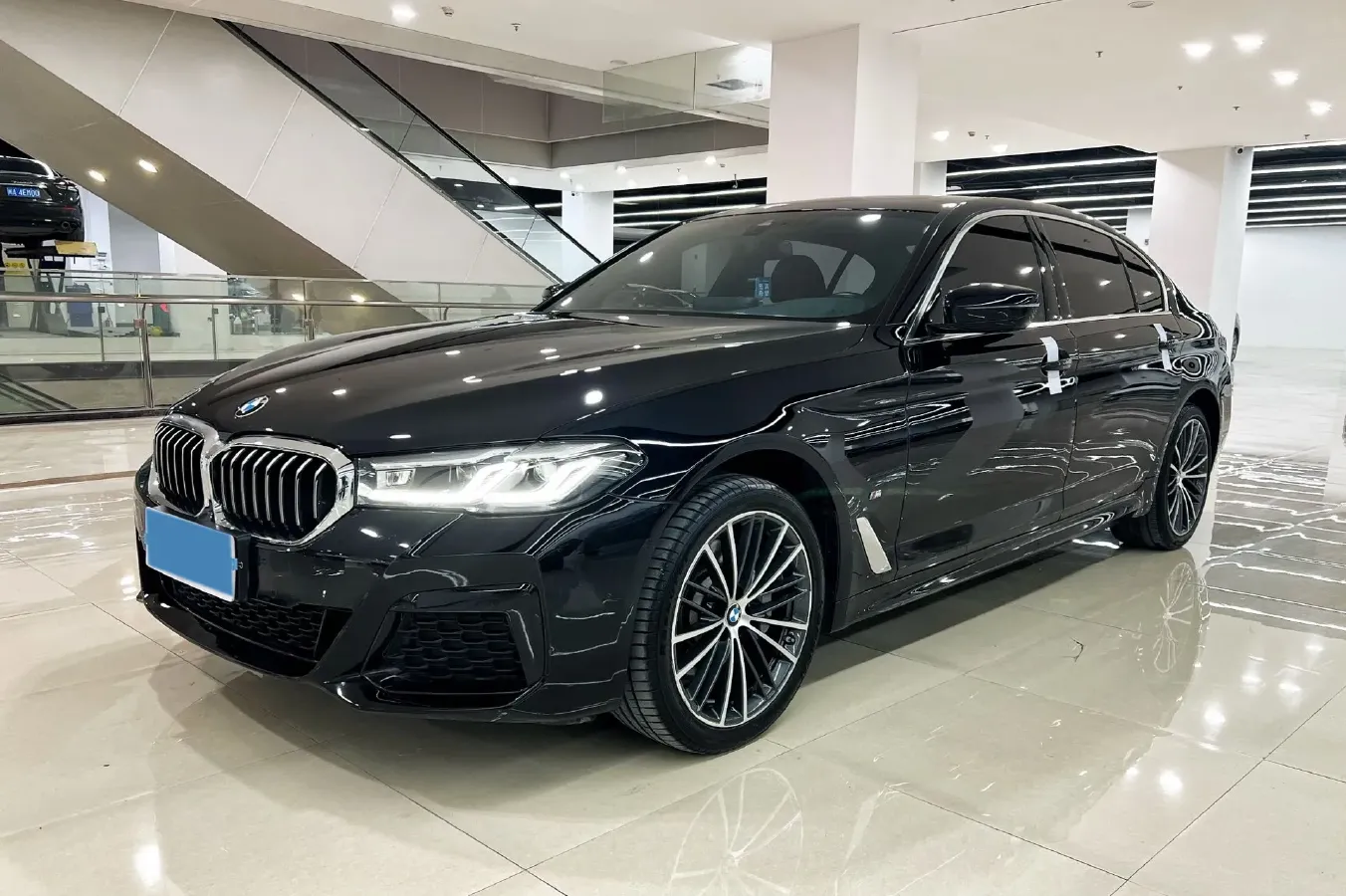 2023 BMW 5 Series 2.0T 245HP L4 8AT,autocango,china used car exporter,china ev exporter,chinese used car exporter,chinese used ev exporter