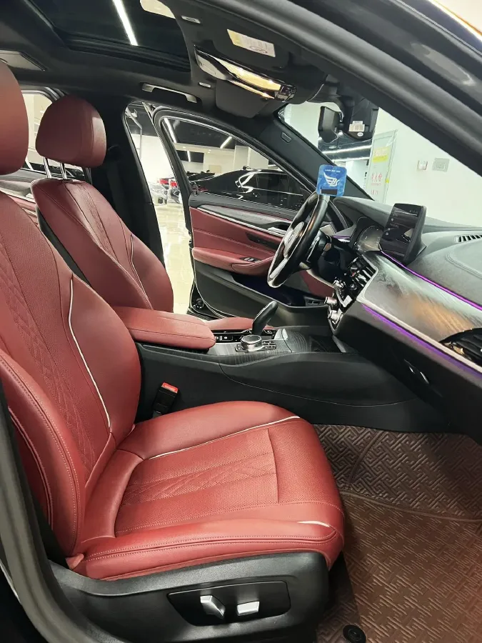 2023 BMW 5 Series 2.0T 245HP L4 8AT,autocango,china used car exporter,china ev exporter,chinese used car exporter,chinese used ev exporter