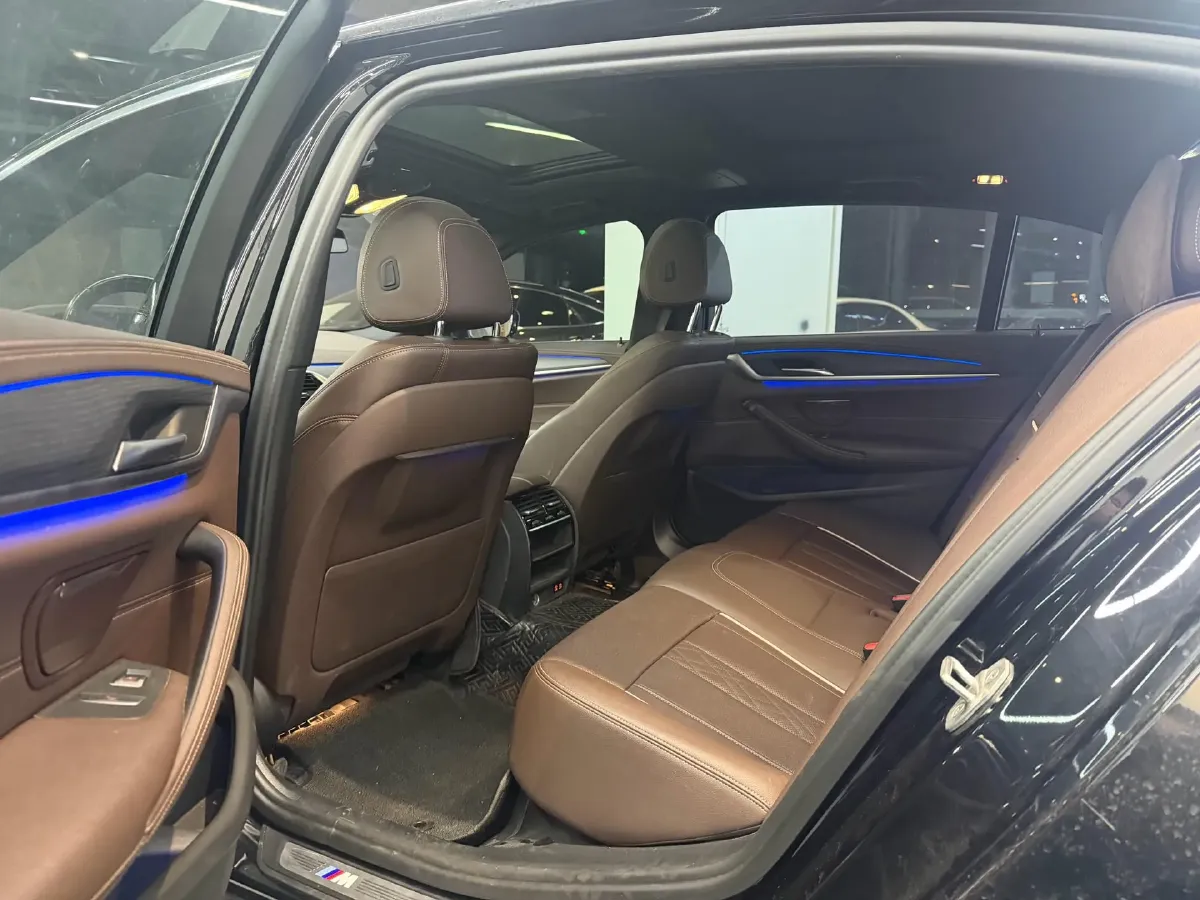 2022 BMW 5 Series 2.0T 252HP L4 8AT,autocango,china used car exporter,china ev exporter,chinese used car exporter,chinese used ev exporter