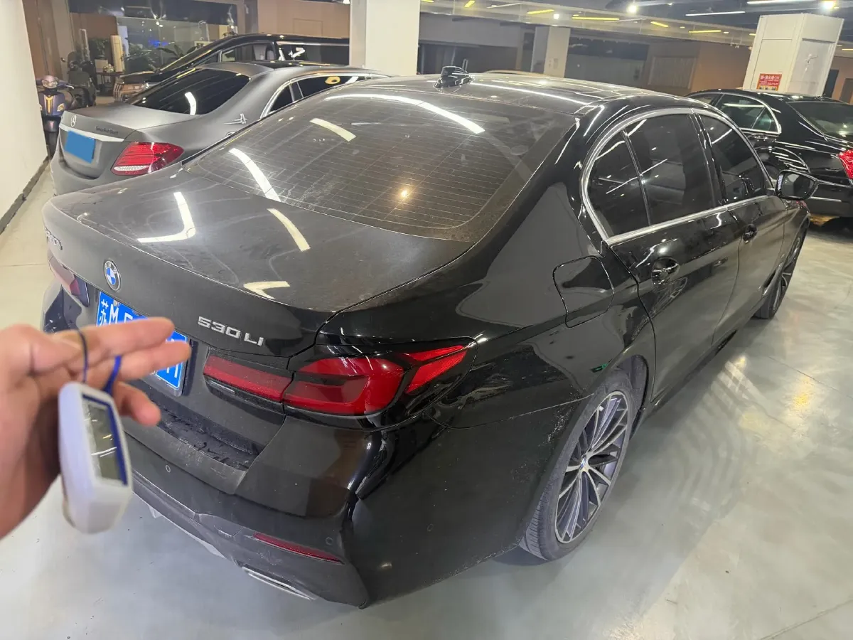 2022 BMW 5 Series 2.0T 252HP L4 8AT,autocango,china used car exporter,china ev exporter,chinese used car exporter,chinese used ev exporter