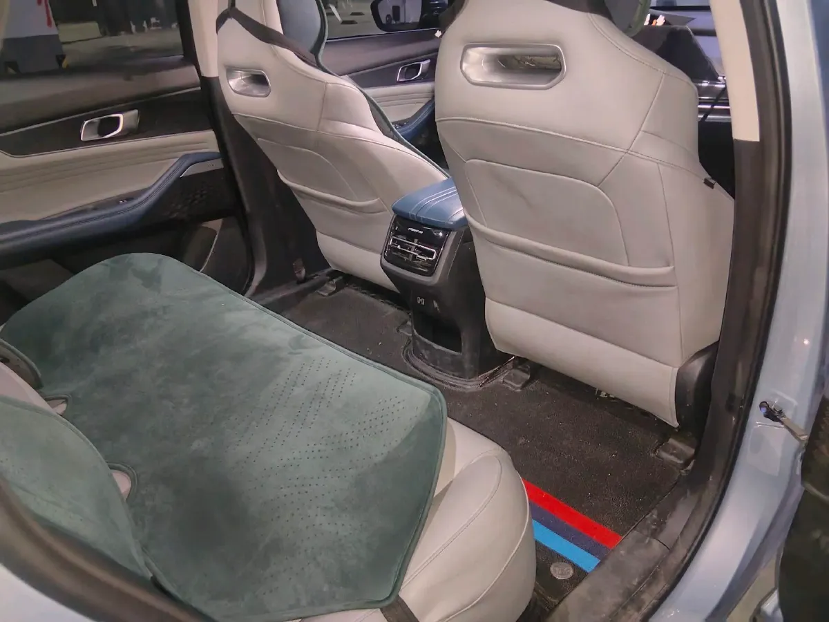 2023 ChangAn UNI-K iDD 1.5T 170HP L4 6TCT PHEV 28.39KWH,autocango,china used car exporter,china ev exporter,chinese used car exporter,chinese used ev exporter