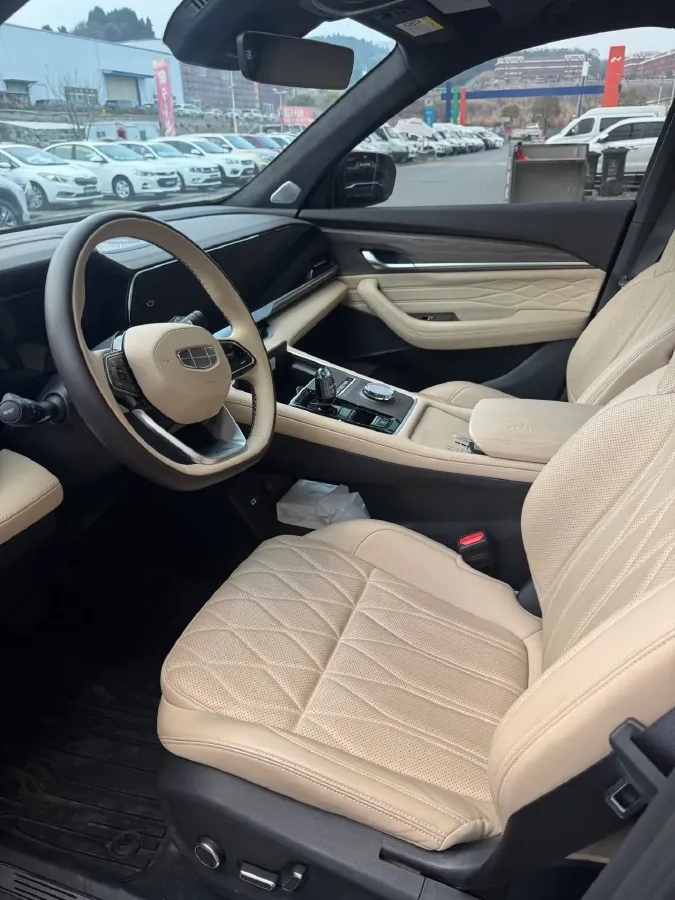 2025 Geely Monjaro 2.0T 238HP L4 8AT,autocango,china used car exporter,china ev exporter,chinese used car exporter,chinese used ev exporter